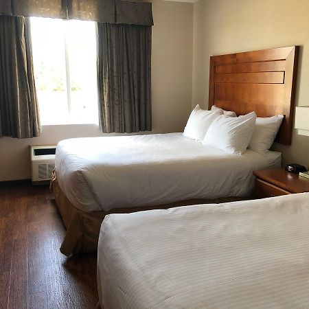 St. Albert Inn & Suites Saint Albert Dış mekan fotoğraf