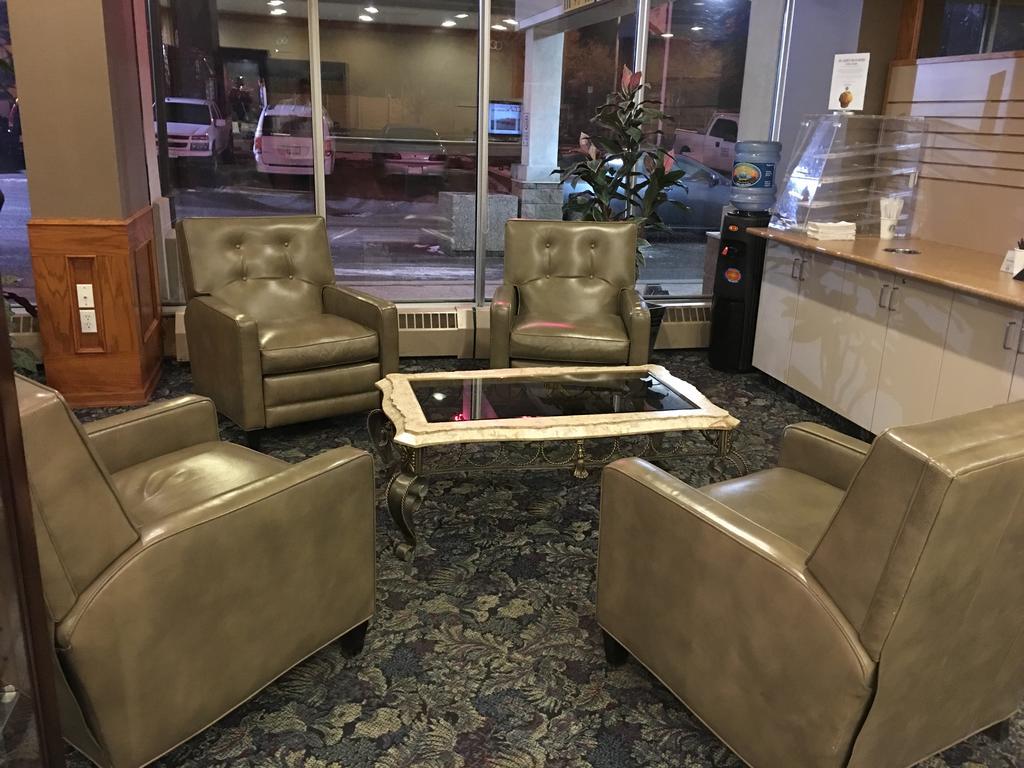 St. Albert Inn & Suites Saint Albert Dış mekan fotoğraf