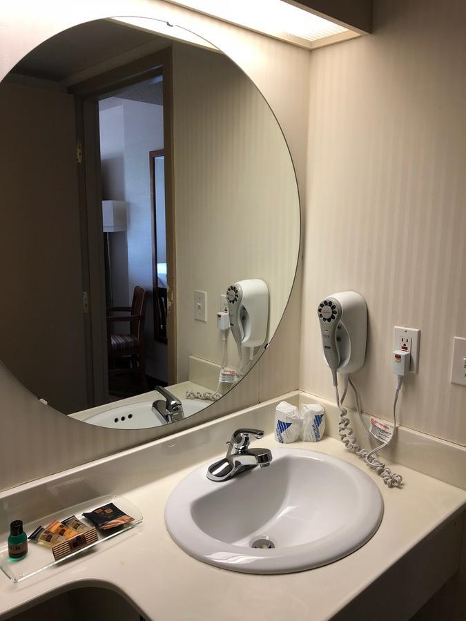 St. Albert Inn & Suites Saint Albert Dış mekan fotoğraf